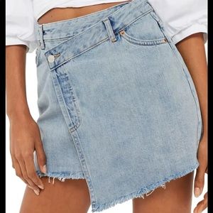 Topshop Asymmetric denim mini skirt Size 6 (US)